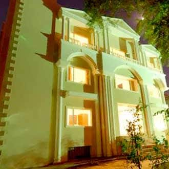 https://imgcld.yatra.com/ytimages/image/upload/t_hotel_yatra_city_desktop/v1464475869/Domestic Hotels/Hotels_Jaipur/Hotel Bella Vista/HO_Eh7K8i.jpg